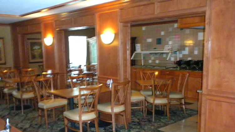 Studio 6 Suites Tupelo Restaurant