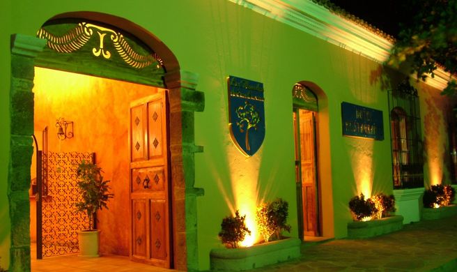 Los Almendros de San Lorenzo Exterior