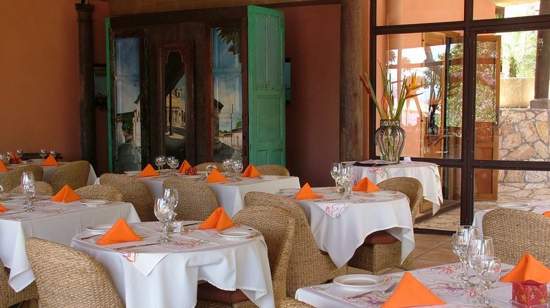 <b>Los Almendros de San Lorenzo Restaurant</b>