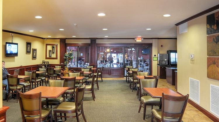 Parke Regency Hotel & Conference Center Restaurant