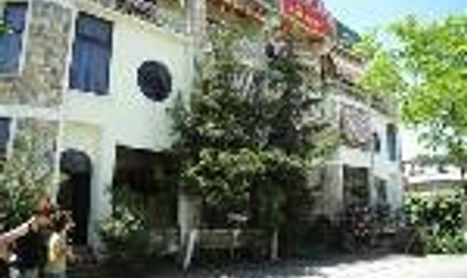 Hotel Baron Exterior