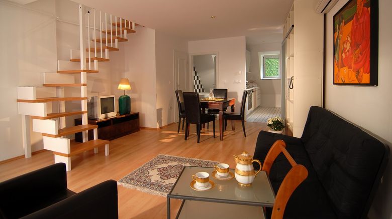 <b>Antiq Hotel Suite</b>