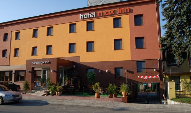 Max Inn Hotel Bratislava Exterior