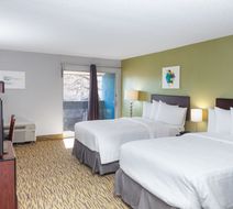 The Highlander Austin Room