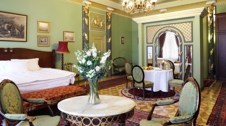 <b>Gallery Park Hotel Suite</b> <b>Gallery Park Hotel Suite</b>