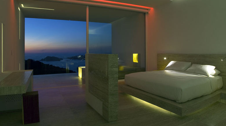 <b>Encanto Acapulco Room</b>