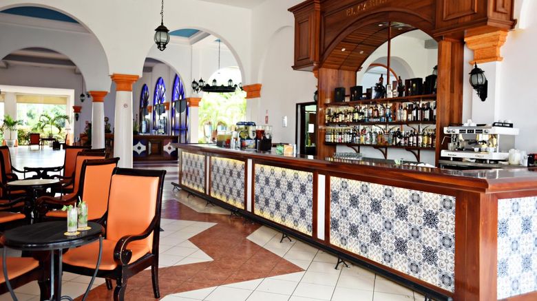 <b>Memories Varadero Beach Resort Bar/Lounge</b> <b>Memories Varadero Beach Resort Bar/Lounge</b>
