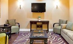 Holiday Inn Express Hotel & Suites North