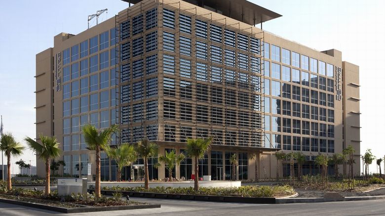 <b>Yas Plaza Circuit Exterior</b>