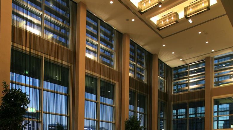 <b>Yas Plaza Circuit Lobby</b>