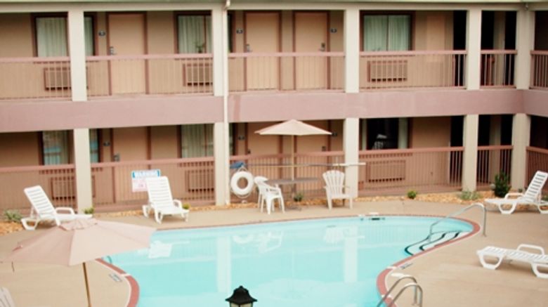<b>Motel 6 Little Rock Airport Pool</b>