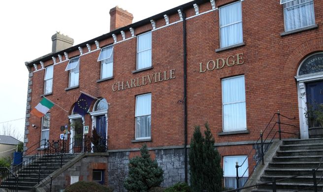 Charleville Lodge Exterior