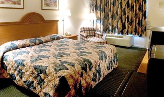Budget Inn Sanford Intl Airport Room