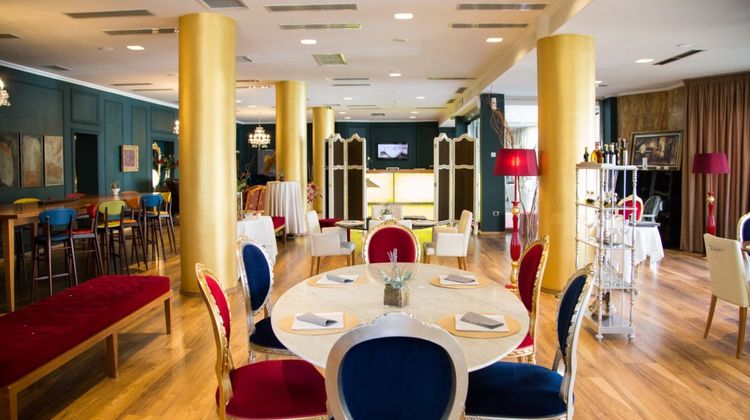 Diplomat Fashion Hotel Restaurant