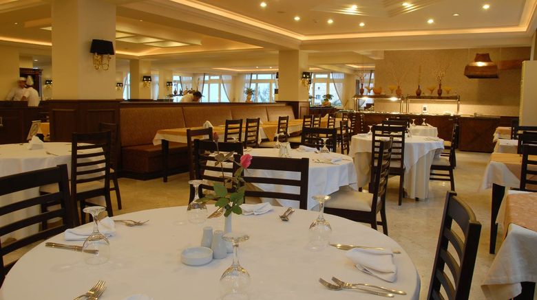 <b>Oscar Resort Hotel Restaurant</b>