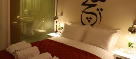 Senatus Hotel Room