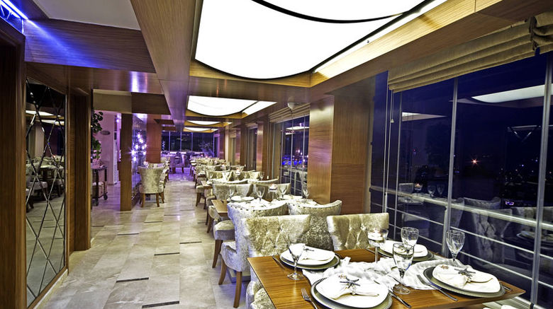 <b>Royce Hotel Restaurant</b>