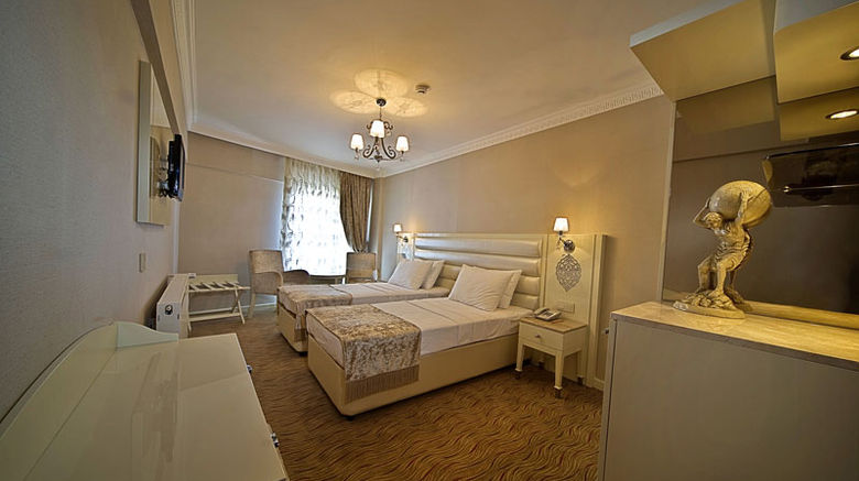 <b>Royce Hotel Room</b>