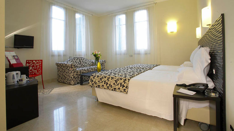 <b>Garibaldi Hotel Room</b>