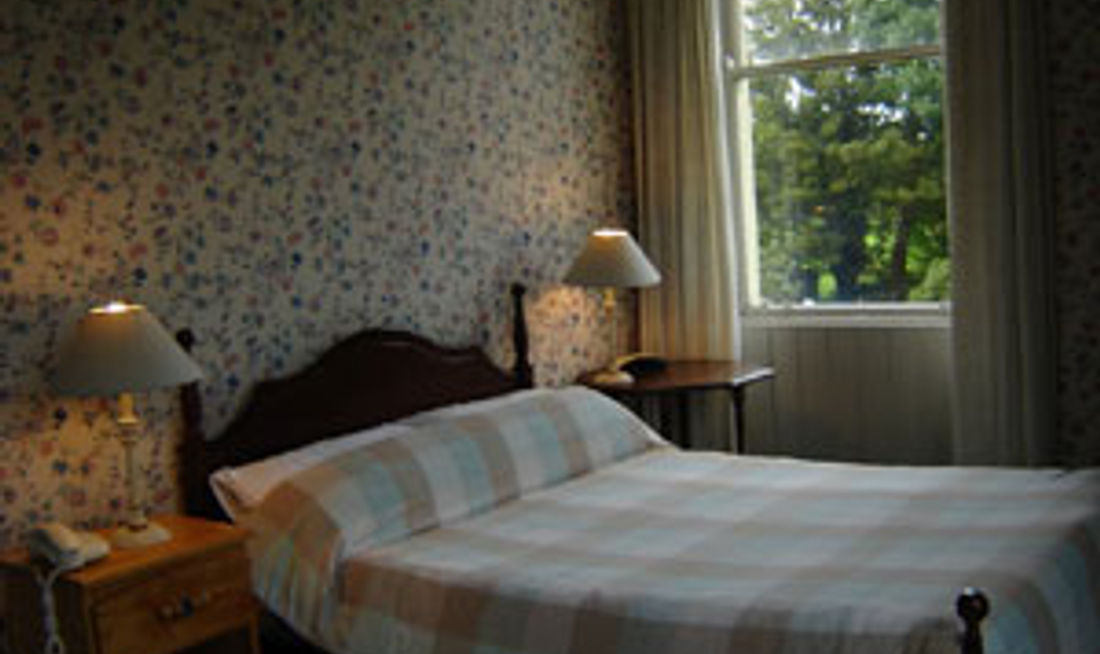 Woodhill House Room