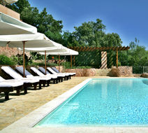 Tiara Yaktsa Cannes Pool
