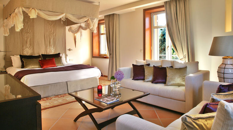 <b>Tiara Yaktsa Cannes Suite</b>