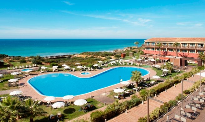Hotel Ilunion Calas de Conil Exterior