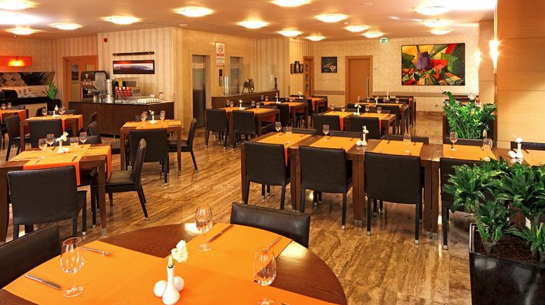 <b>Midtown Hotel Restaurant</b>