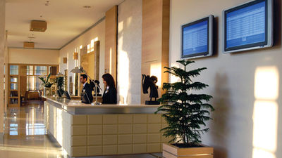 WOW Airport Hotel & Convention Ctr