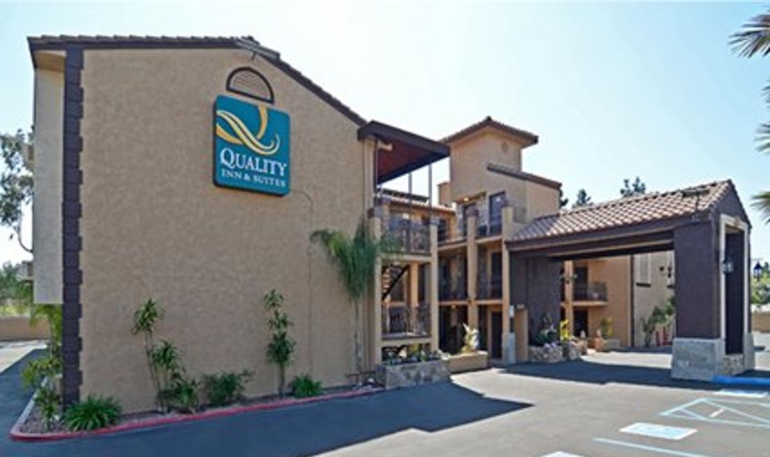 Baja Inn & Suites Exterior