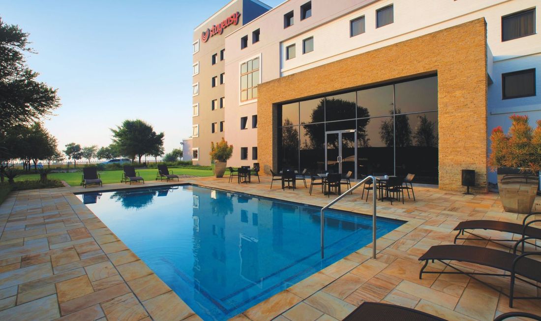 The Ridgepoint Hotel Exterior