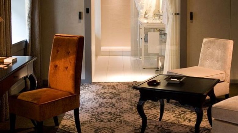 <b>Le Pavillon des Lettres Room</b>