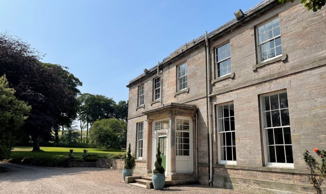 Marshall Meadows Manor House Exterior