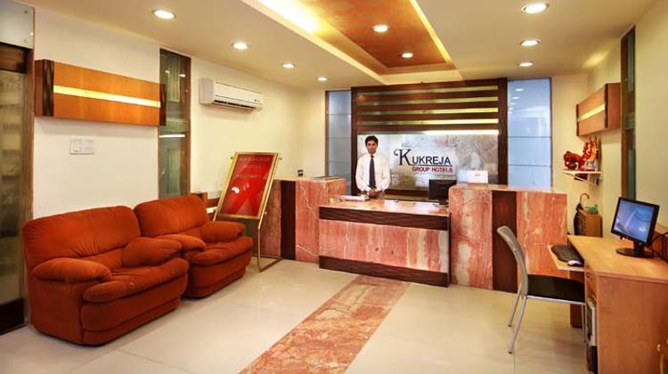 Hotel Mandakini Plaza Kanpur Lobby