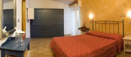 Hotel Carol Room