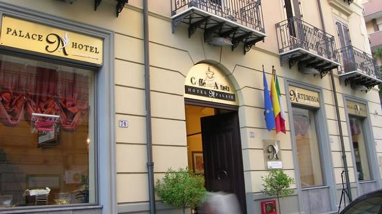 Artemisia Palace Hotel Exterior