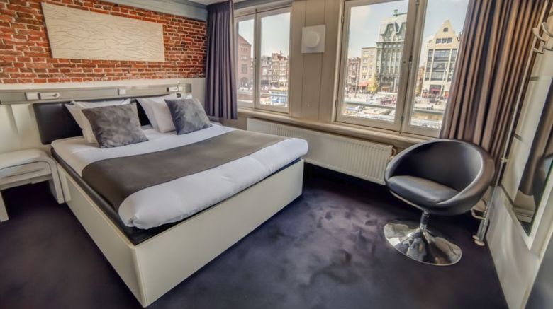 <b>Hotel CC Room</b>