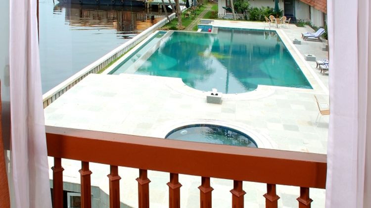 Lemon Tree Vembanad Lake Resort Pool