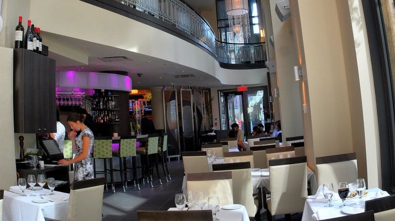 <b>Metcalfe Hotel Montreal Restaurant</b>