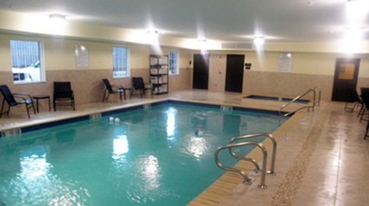 Evangeline Downs Hotel Pool