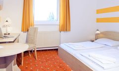 Lenas Donau Hotel