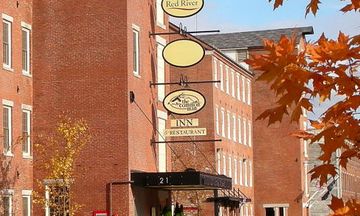 Common Man Inn & Restaurant