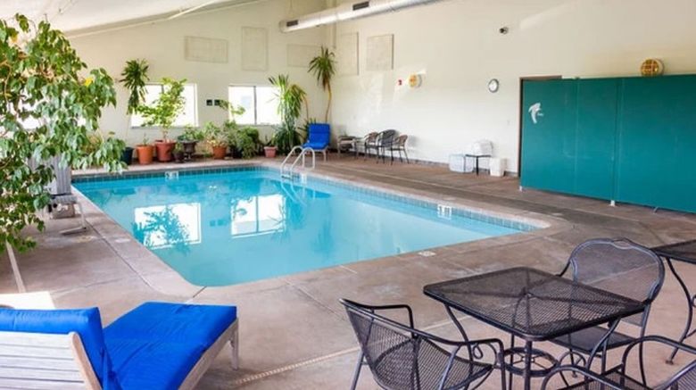 <b>Altenhofen Inn & Suites Pool</b>