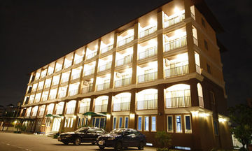 Sinsuvarn Airport Suite