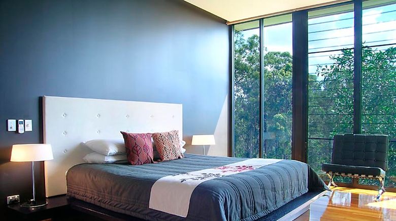 <b>Glass On Glasshouse Room</b>