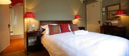 The Peat Spade Inn Room