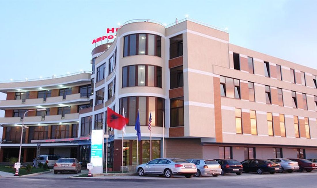 Hotel Airport Tirana Exterior