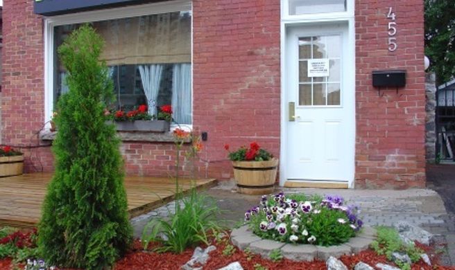 Barefoot Hostel Exterior