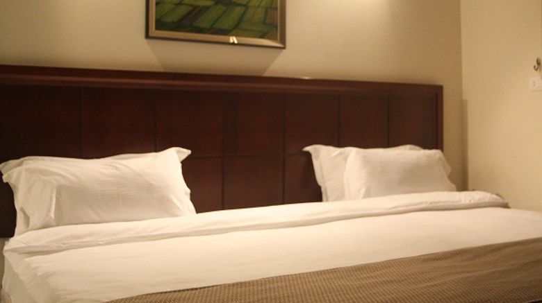 <b>Golden Tulip Midtown Hotel and Suites Room</b> <b>Golden Tulip Midtown Hotel and Suites Room</b>
