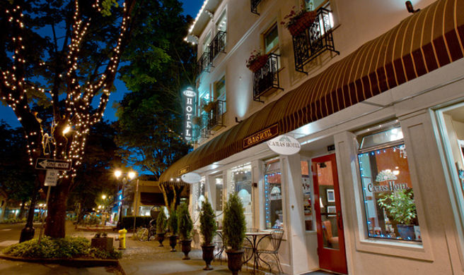 Camas Hotel Exterior